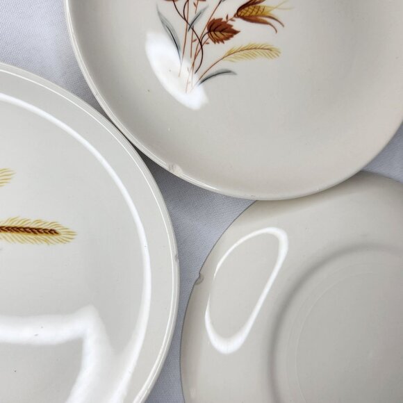 8 Vintage 6.5" Taylor Smith & Taylor Wheat Pattern Ceramic Bread/Dessert Plates - Picture 5 of 6